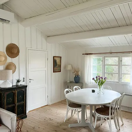 Idyllic With Forest View Ferienhaus Ebeltoft