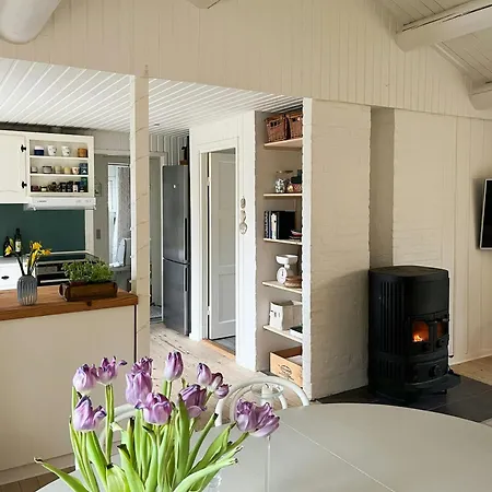 Idyllic With Forest View Ferienhaus *